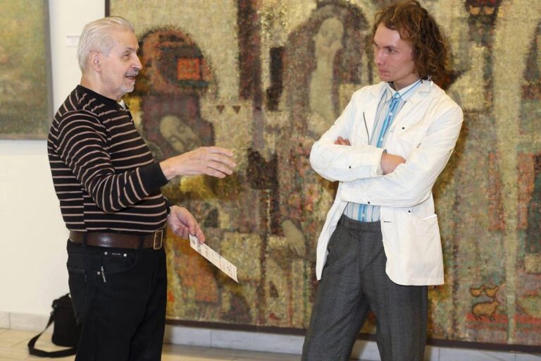 Василь Чебаник та Дмитро Коваль на відкритті персональної виставки художника "В очікуванні сонця", 2017р.