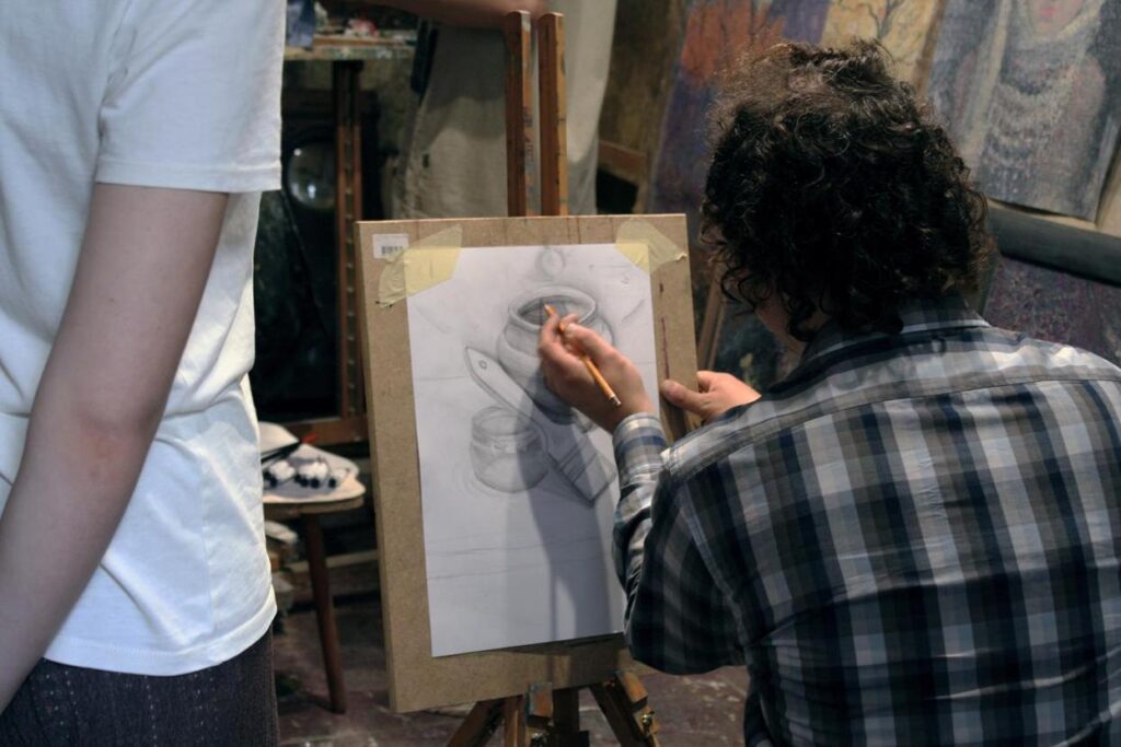 Дмитро Коваль - викладає навички рисунку та живопису на професійному рівні